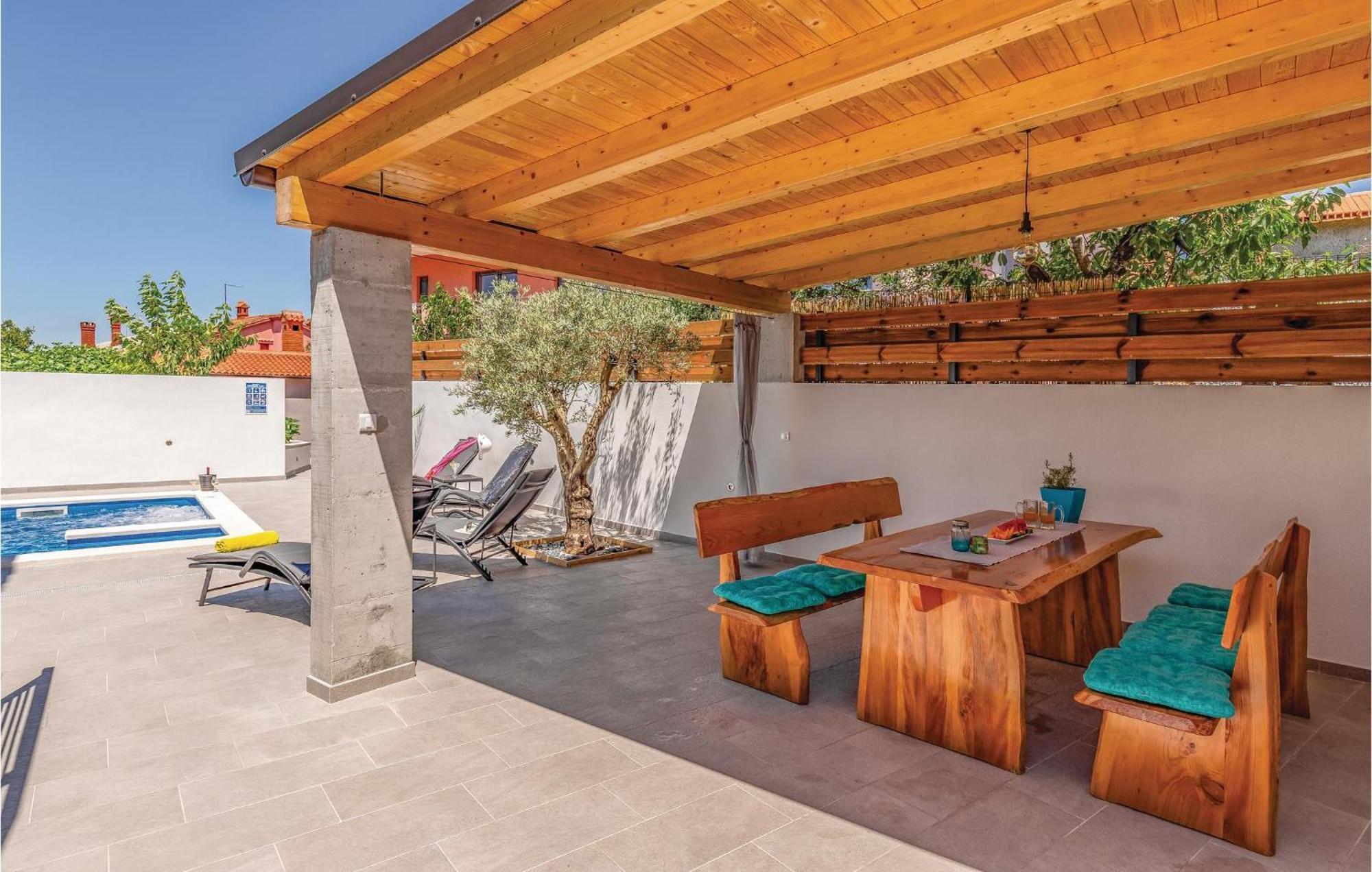 1 Bedroom Stunning Apartment In Pula Exterior foto
